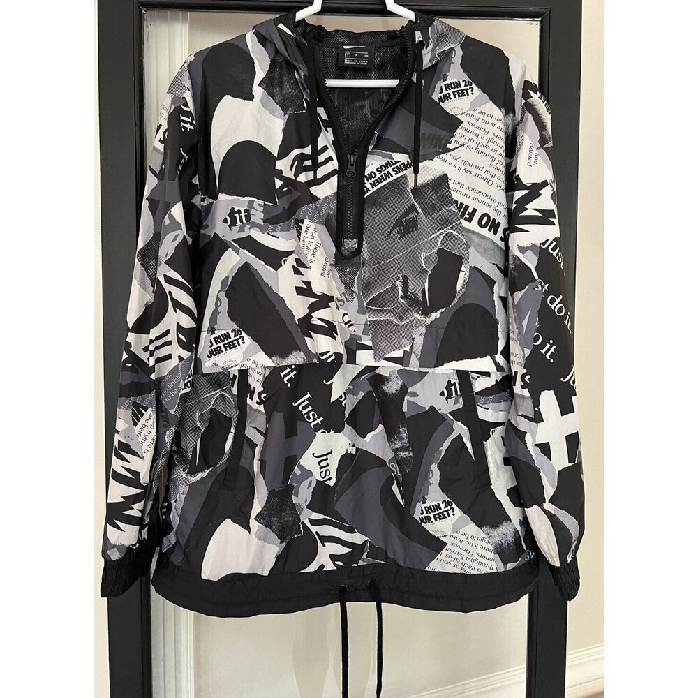 NIKE Just Do It Newsprint Pullover Hooded Windbreaker 1/2 Zip Jacket Small S